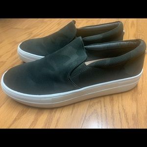 Steve Madden slip-ons